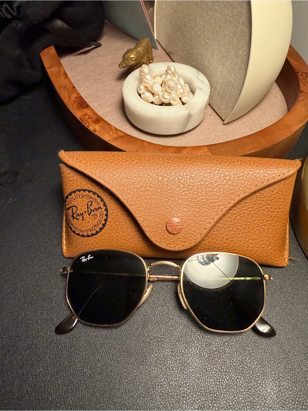 Ray-Ban Brown Leather Case with Black Lens Round Metal Sunglasses
